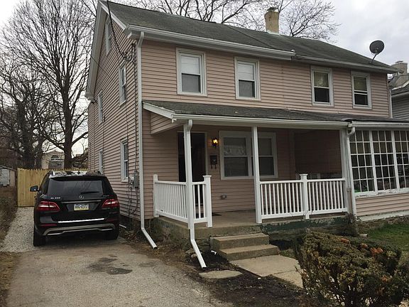 Lovely twin fully renovated in the center of Ardmore