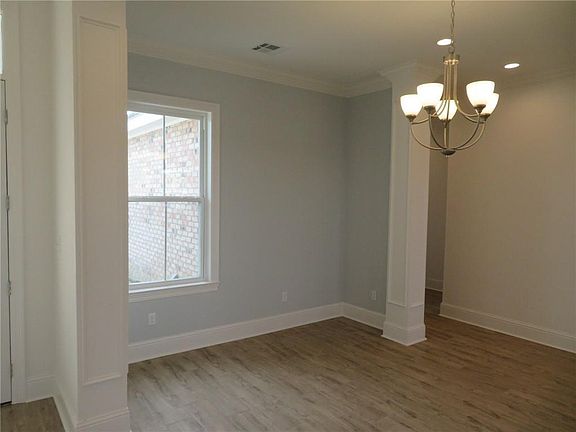 5th image of 1601 Lake Maurepas Dr