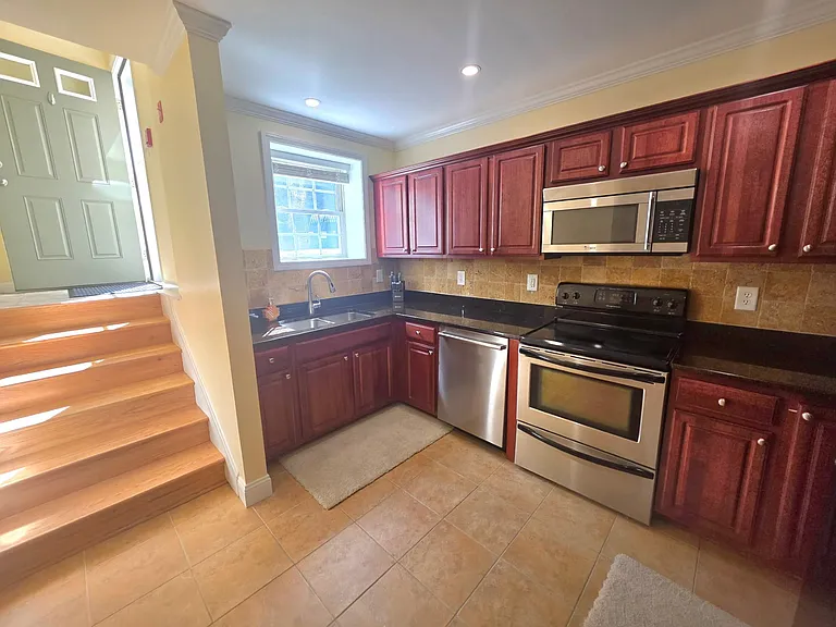 25 Sullivan Way #4 — Photo 3