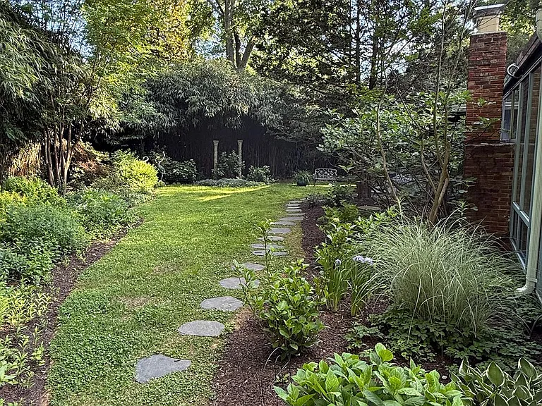 2111 Mason Hill Dr — Photo 2