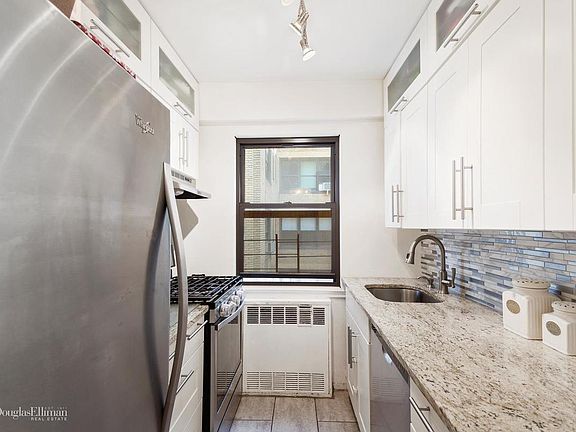4th image of 411 E 57th St APT 10B