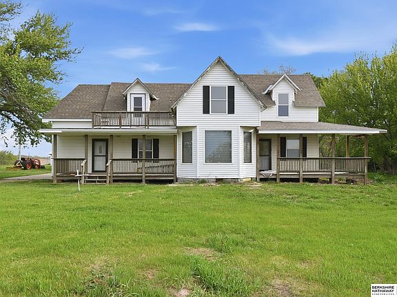 4th image of 2416 F Rd