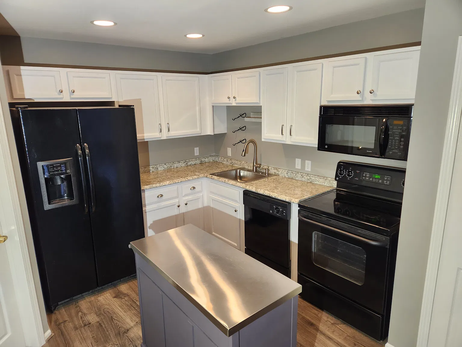 2 bed, 1416 sqft, $2,100 — Photo 4