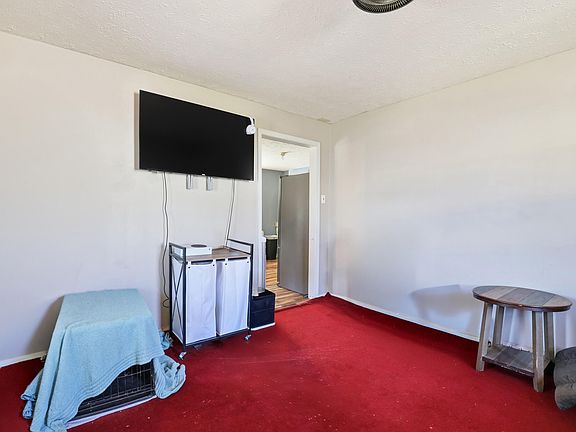 5th image of 303 Trigg St