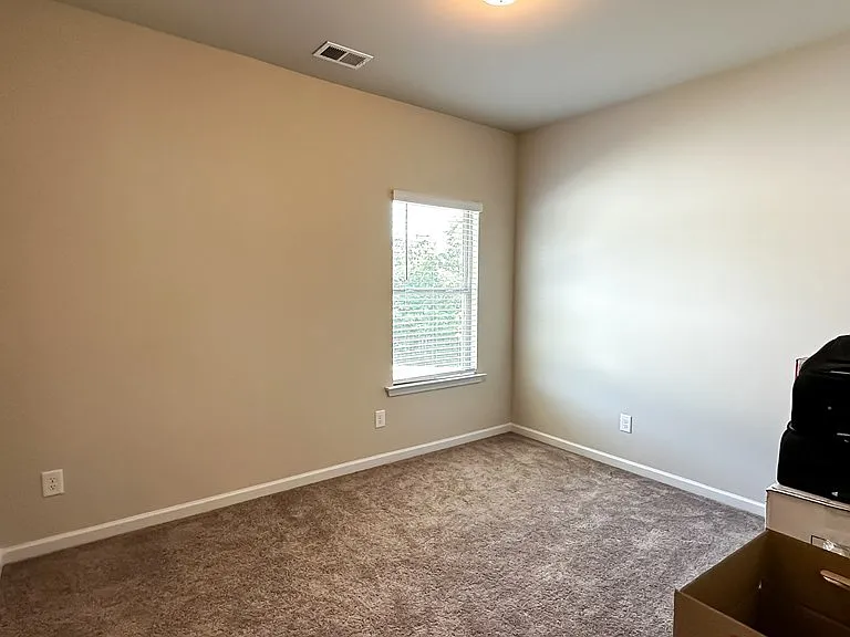 135 Collington Cir — Photo 21