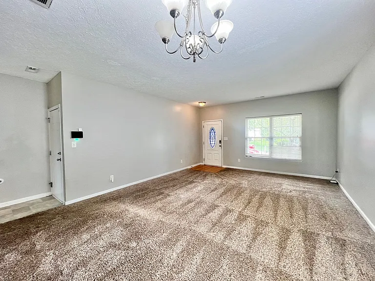 2019 Spring Creek Dr — Photo 3
