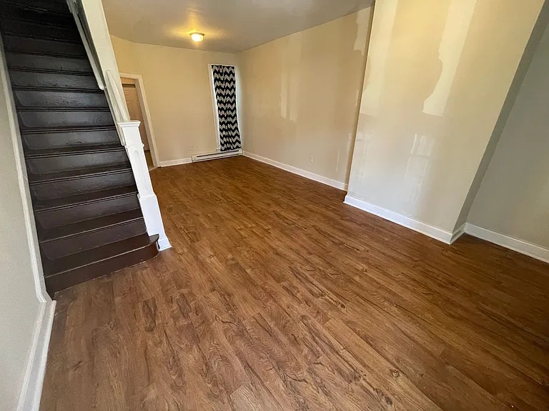 162 N Robinson St — Photo 3