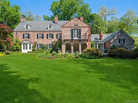 2nd image of 1384 Park Lane