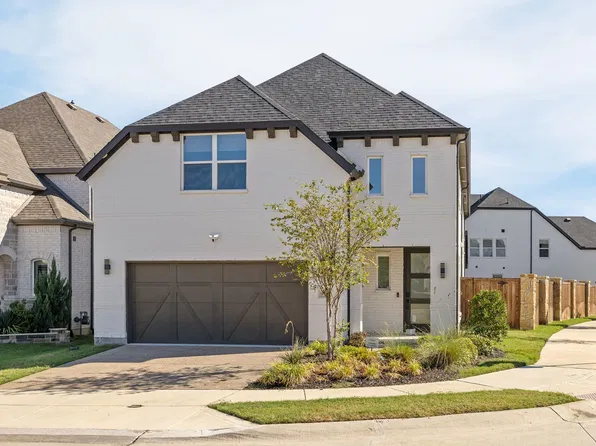 913 Essex Blvd, Lewisville, TX 75056