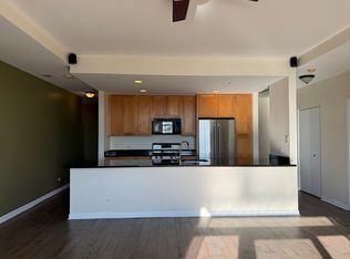 2337 W Wolfram St APT 412, Chicago, IL 60618