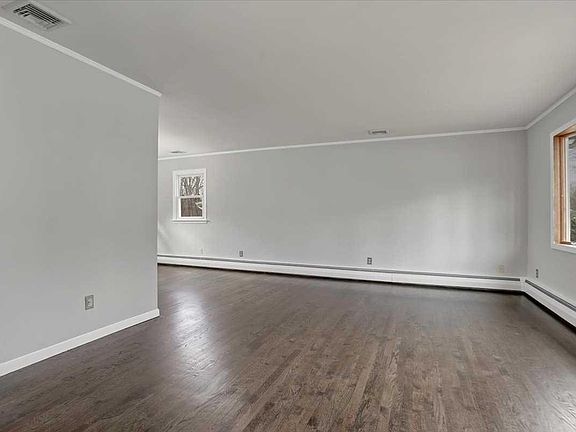 3rd image of 11 Ardmore Dr