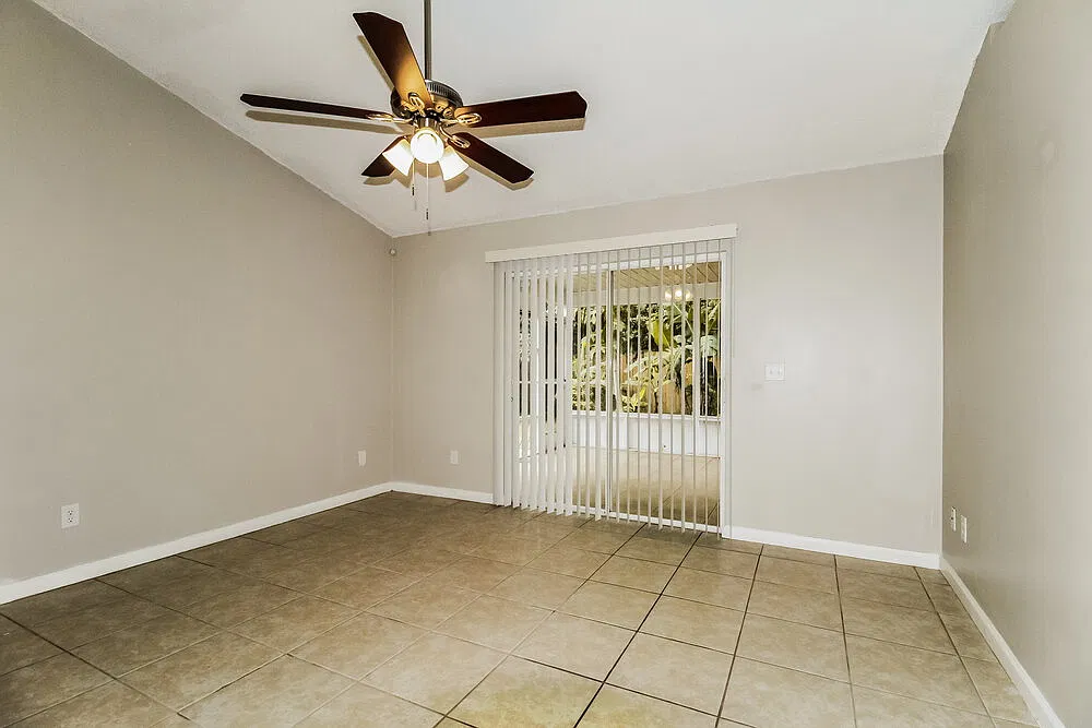 3 bed, 2.0 bath, 1114 sqft, $2,230 — Photo 3