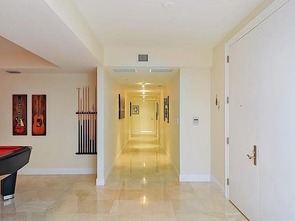 3rd image of 20201 E Country Club Dr APT 2108
