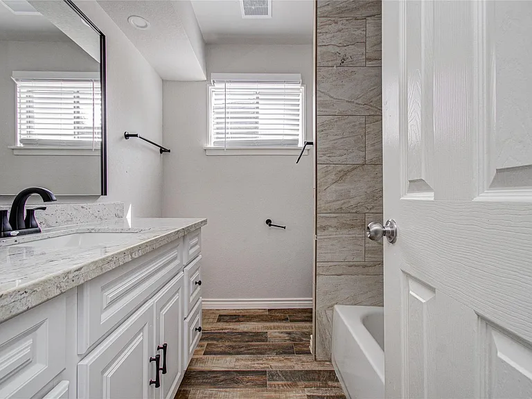 5507 Braesvalley Dr — Photo 10