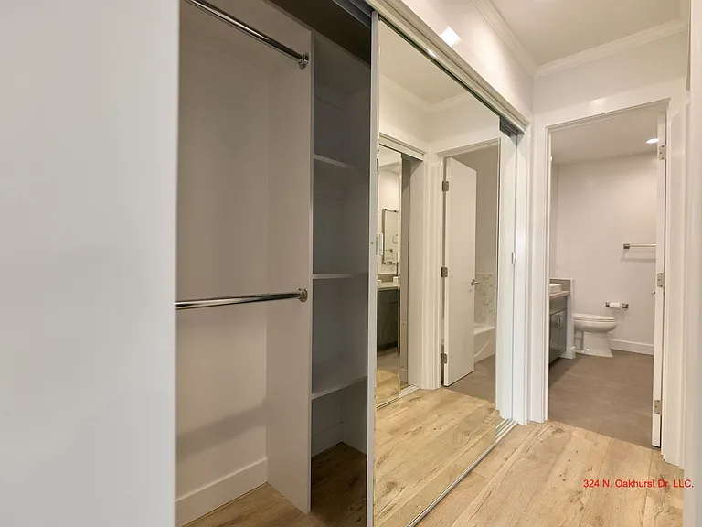 324 N Oakhurst Dr — Photo 20