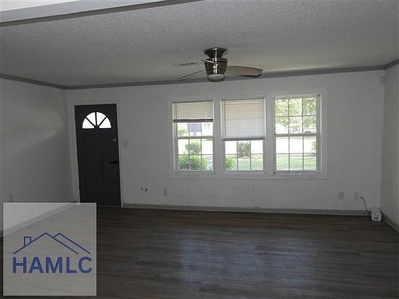 2nd image of 615 Olive St