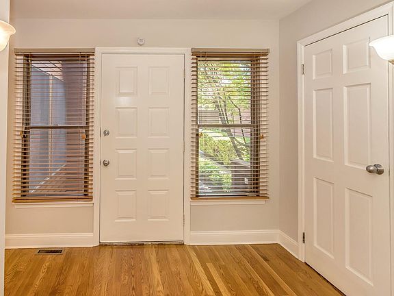 4th image of 16 Hunt Ct