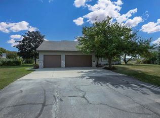W4933 Golf Course Rd, SHERWOOD, WI 54169