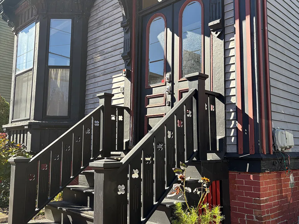 27 Pine St #1