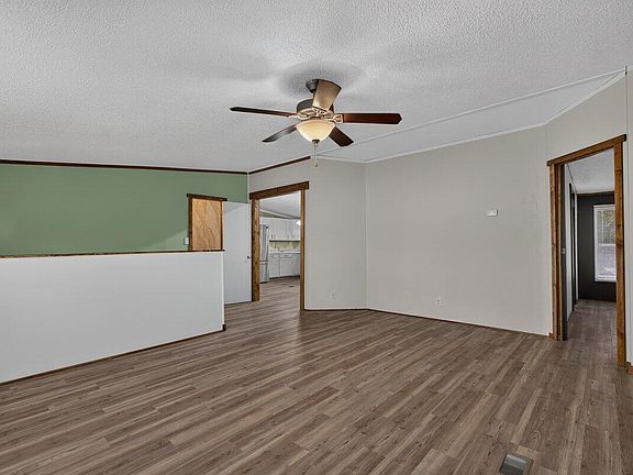 3rd image of 623 Barn Rd