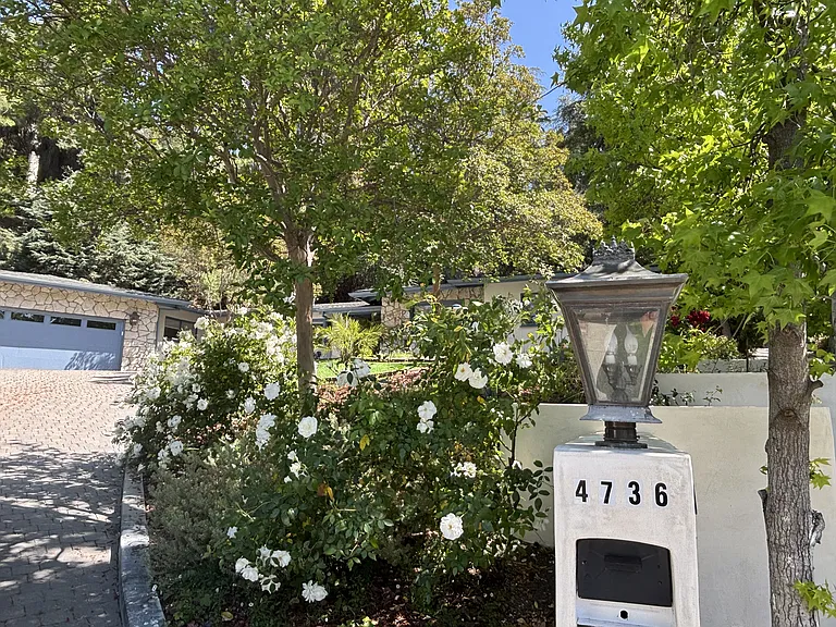 4736 Zelzah Ave — Photo 3