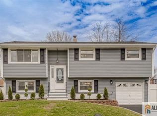 61 12th St, Piscataway, NJ 08854