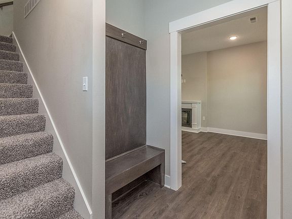 2nd image of 307 Washington Ave #102