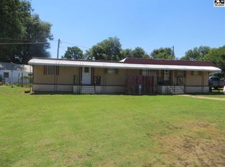 319 W 1st Ave, Medicine Lodge, KS 67104