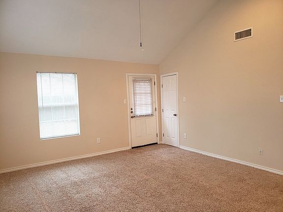 5th image of 600 S 4th St
