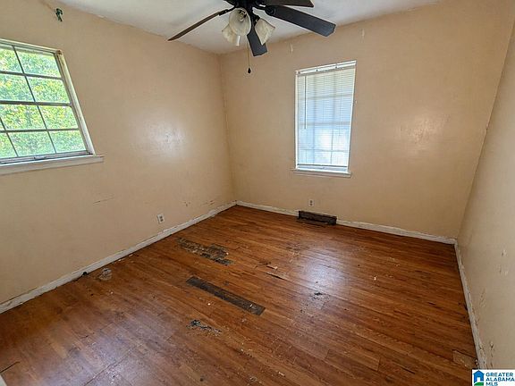 2nd image of 3008 Tall Tree Ln