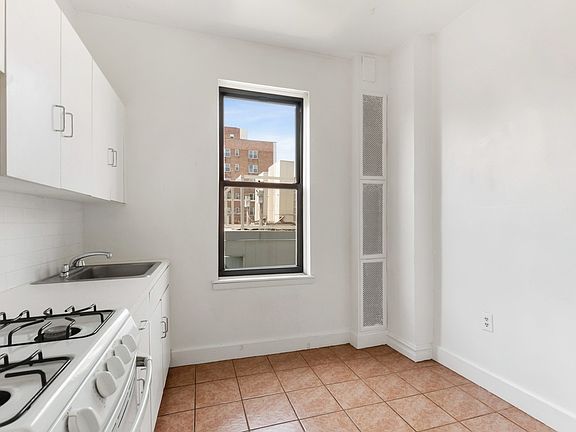 3rd image of 334 W 22nd St APT 26