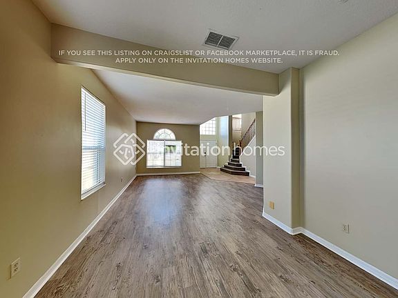 4th image of 165 Westmoreland Cir
