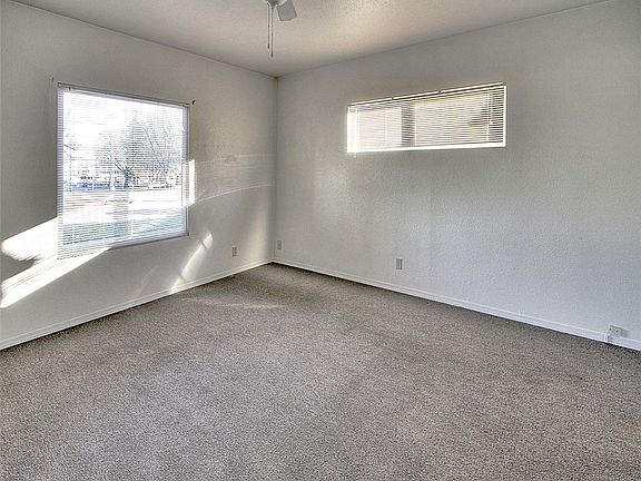 3rd image of 1118 S Sheridan Ave