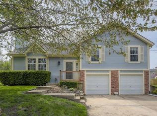 5772 McCormick Dr, Shawnee, KS 66226