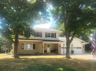 330 E Meldrum Cir, Saint Clair, MI 48079