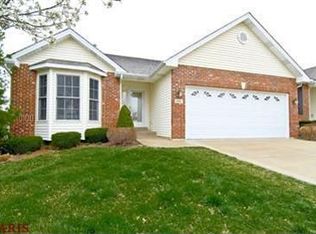 196 Fairgate Dr, Saint Peters, MO 63376