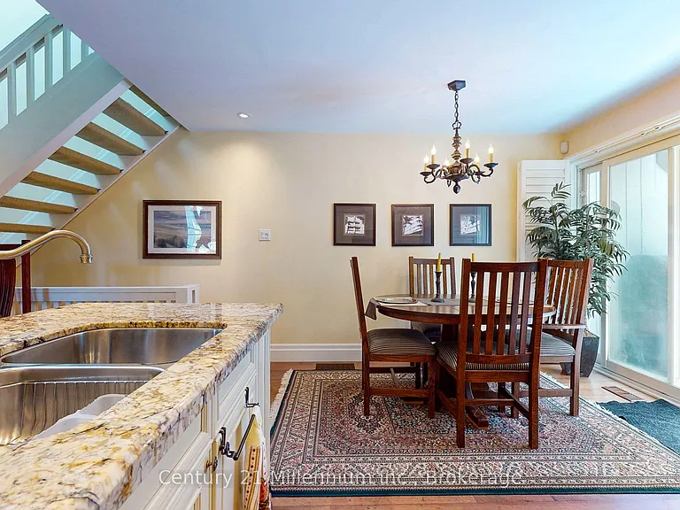 434 Oxbow Cres — Photo 8