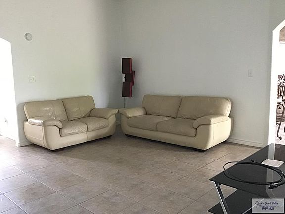 3rd image of 3325 Brasilia Dr