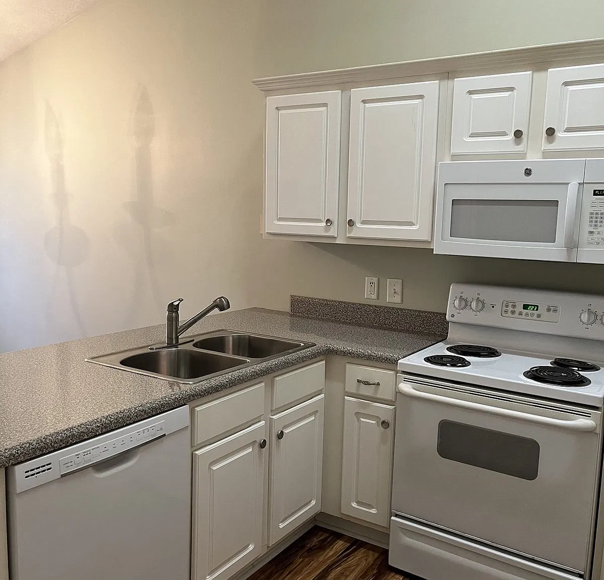 2 bed, 2.0 bath, 908 sqft, $1,650 — Photo 4