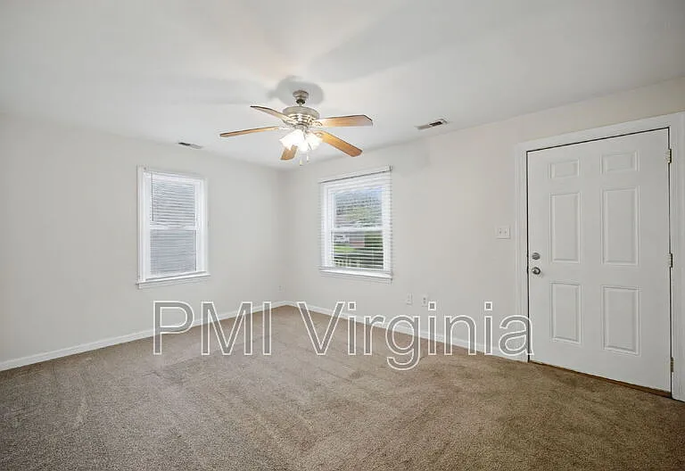 28 Harvard Rd — Photo 7