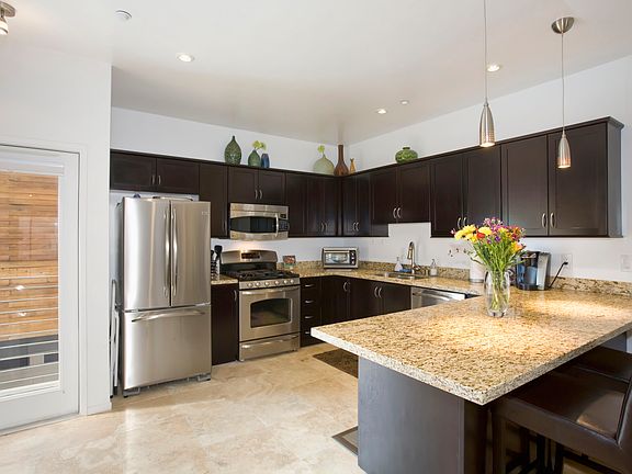 2nd image of 221 Montecito Way
