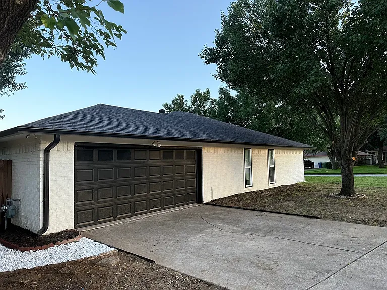 2926 Panhandle Dr — Photo 3