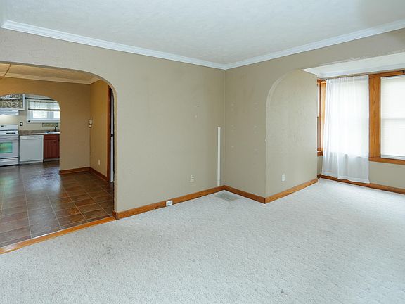 425 East Hammond St-105