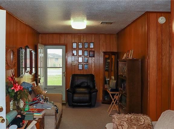 4th image of 497 Fern Dr