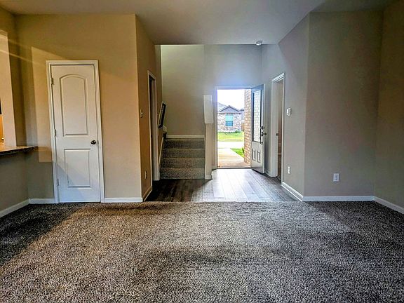 3rd image of 315 Sweet Pea Ln