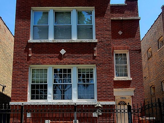4th image of 6011 S Troy St