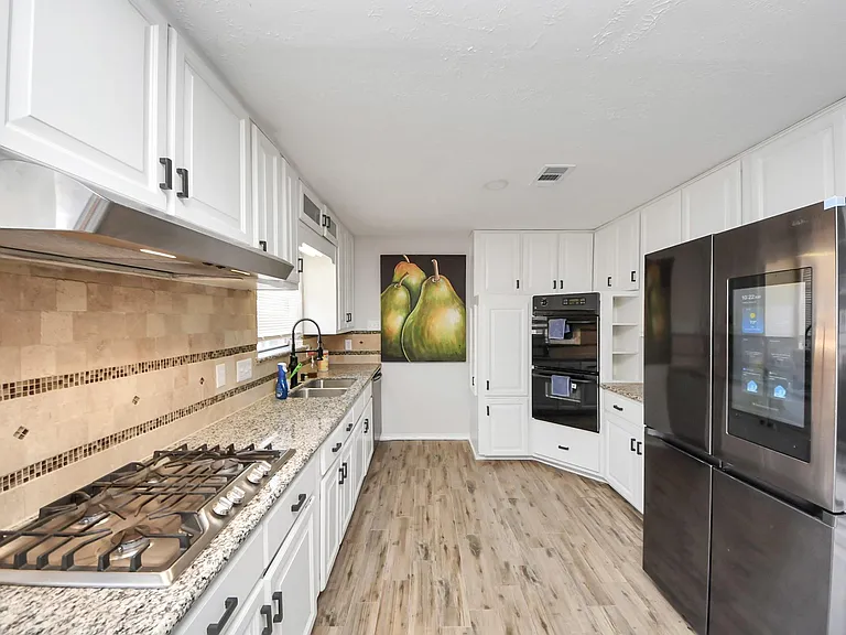15715 Creekhaven Dr — Photo 33