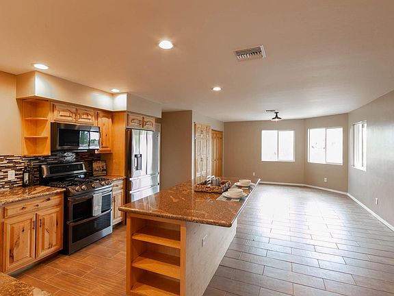 5th image of 1648 PICCADILLY Drive
