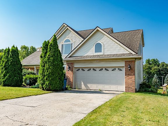 2nd image of 5978 Cottonwood Dr