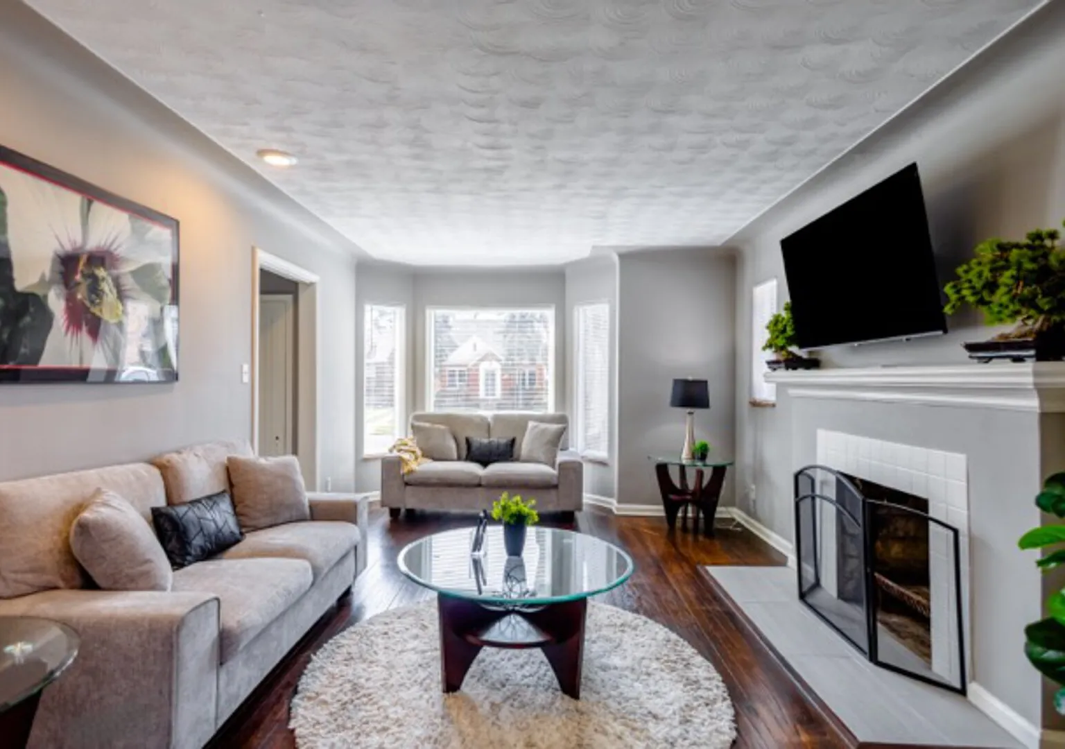 Furnished 4br Home | Monthly Stays | Workspaces + Fast Wi-Fi | Parking — Photo 1